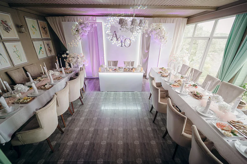 Свадьба на природе. Банкетный зал>