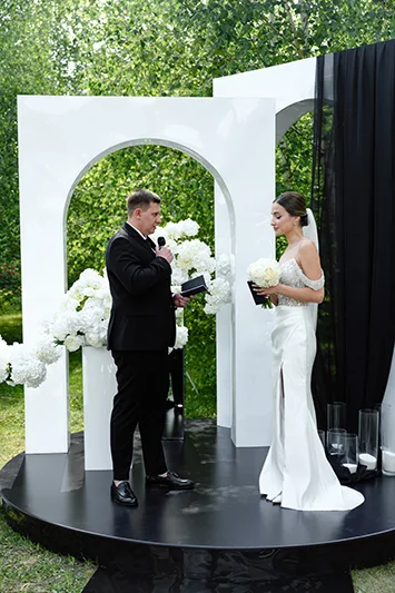 Жених говорит невесте признание в любви